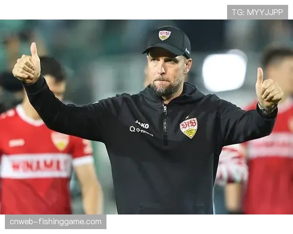 特写：进球后指天，斯图加特前锋翁达夫纪念去世的祖父